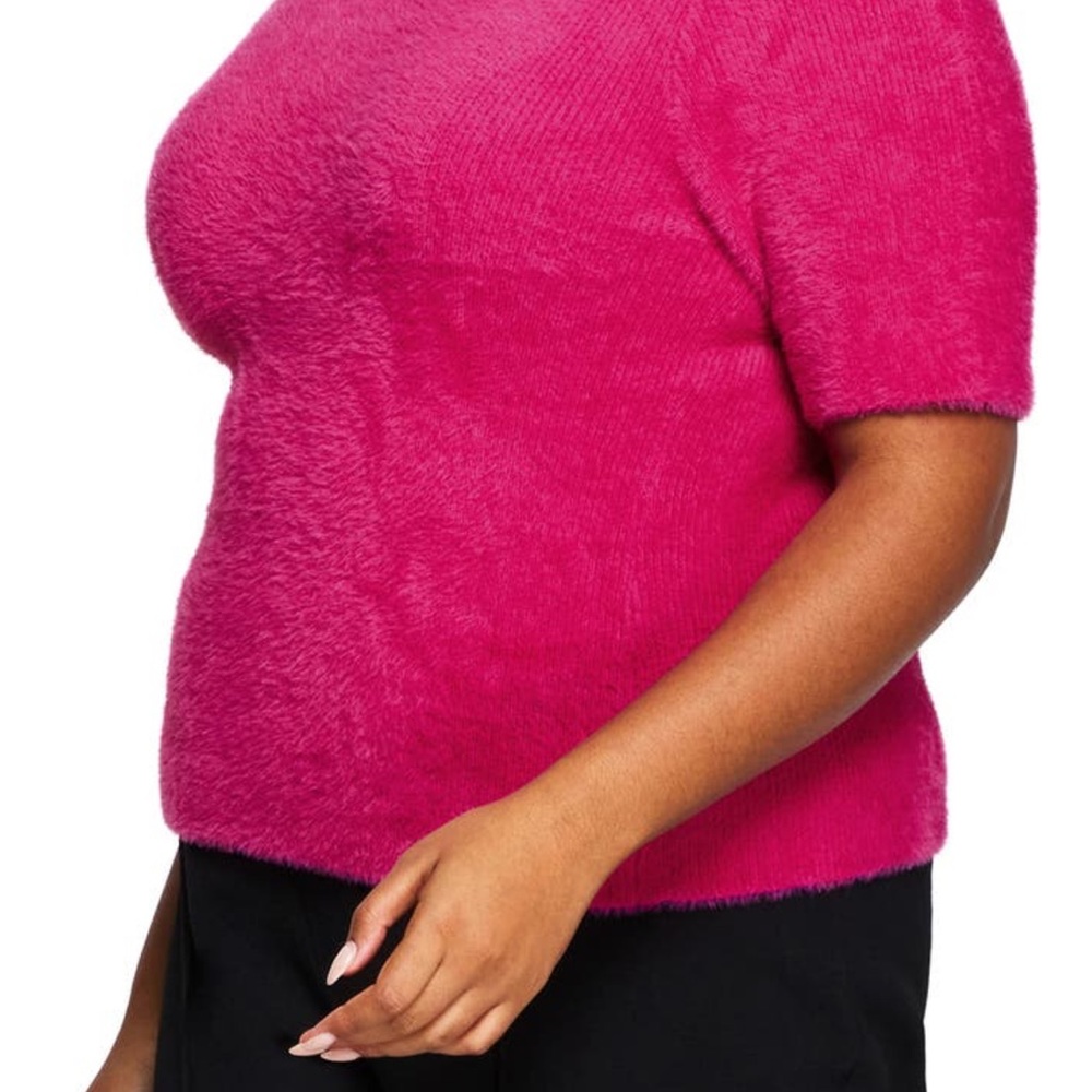 Gorgeous pink short sleeve sweater
